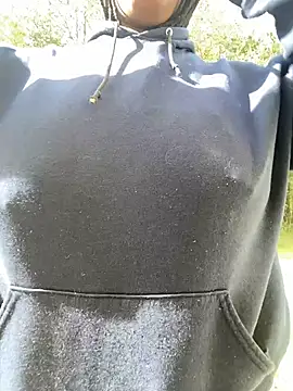 xoxoHotCoCo online show from April 6, 2:29 pm