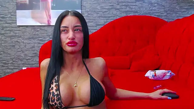 Snapshot of SelenaNoir chatting on February 25, 5:19 am SelenaNoir online show from February 25, 5:19 am