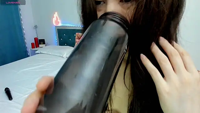 Snapshot of novaaskyy chatting on November 17, 2:01 pm novaaskyy online show from November 17, 2:01 pm