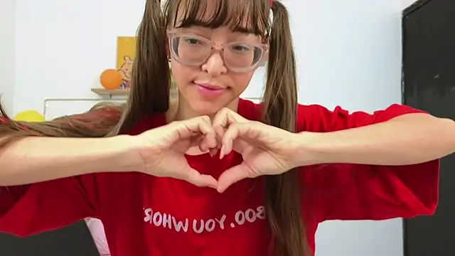 Snapshot of SERAFINA_ chatting on January 15, 12:25 pm SERAFINA online show from January 15, 12:25 pm
