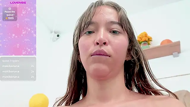 Snapshot of SERAFINA_ chatting on February 18, 2:59 pm SERAFINA online show from February 18, 2:59 pm