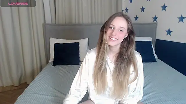 Snapshot of blondyriss chatting on February 28, 3:26 pm blondyriss online show from February 28, 3:26 pm
