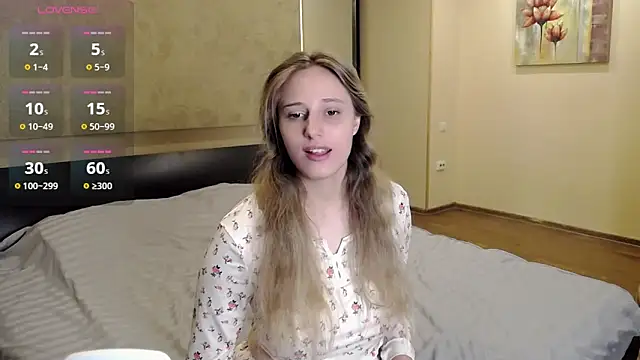 Snapshot of blondyriss chatting on September 19, 9:15 pm blondyriss online show from September 19, 9:15 pm