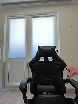Snapshot of _XxX-XxX_ chatting on March 19, 5:19 am XxX-XxX online show from March 19, 5:19 am