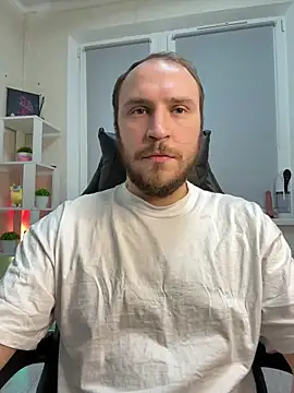 Snapshot of _XxX-XxX_ chatting on March 23, 2:04 am XxX-XxX online show from March 23, 2:04 am