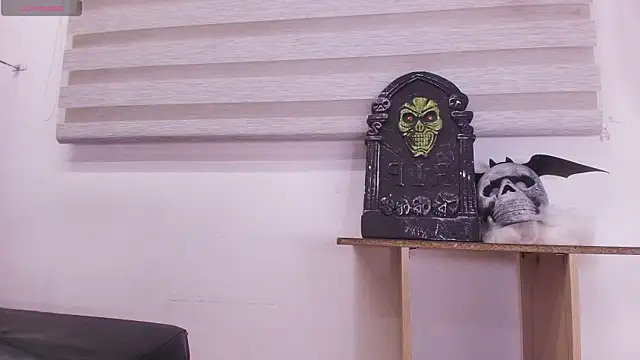 Auroraa miller online show from October 10, 11:53 am