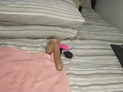 Snapshot of Chandy012 chatting on October 17, 9:50 pm Chandy012 online show from October 17, 9:50 pm