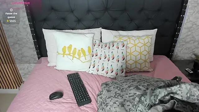 Snapshot of stefany_pablo1 chatting on March 12, 1:30 pm stefany pablo1 online show from March 12, 1:30 pm