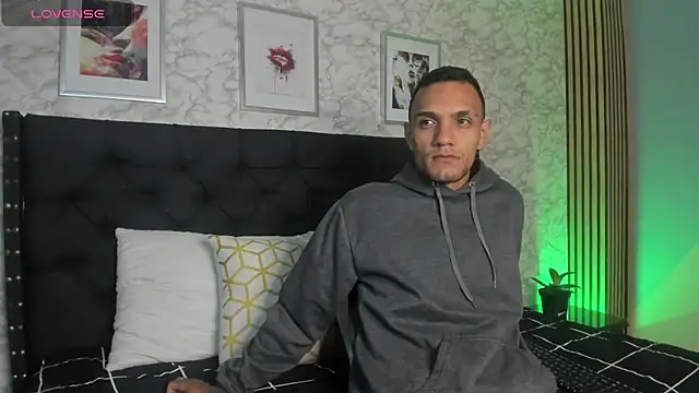 Snapshot of stefany_pablo1 chatting on March 17, 1:29 pm stefany pablo1 online show from March 17, 1:29 pm