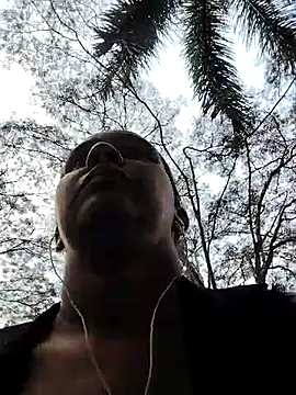 Snapshot of squirt-secret chatting on March 21, 11:33 am squirt-secret online show from March 21, 11:33 am