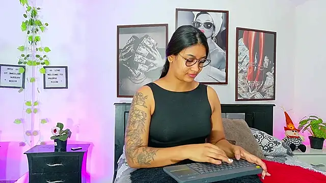 loretahorny online show from February 27, 1:00 pm