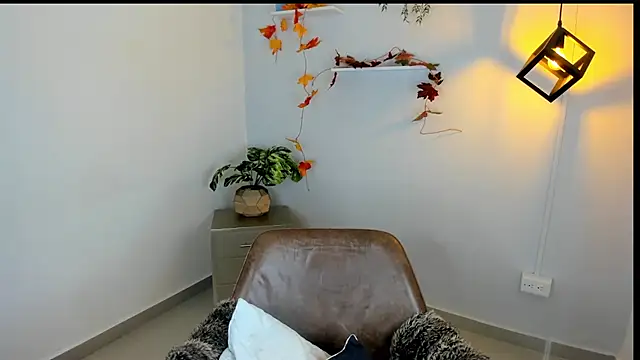 Snapshot of Juliane_su chatting on January 16, 2:19 am Juliane su online show from January 16, 2:19 am