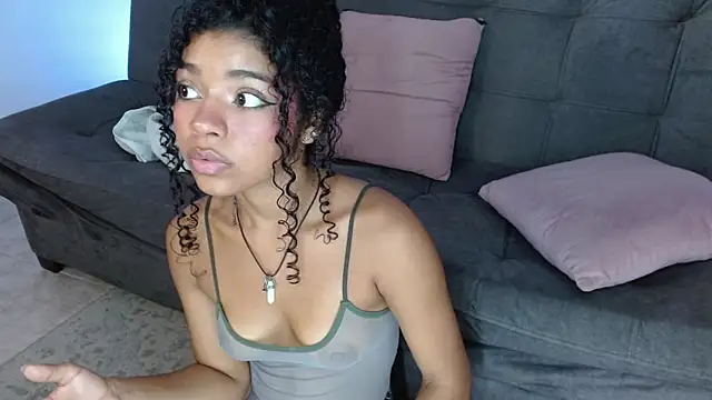 lucie petite online show from March 22, 9:31 pm