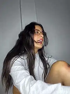 baaby-miiaa online show from March 8, 6:21 am