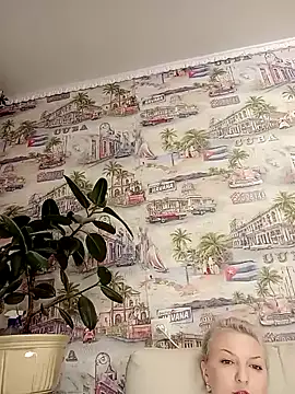 Snapshot of Anesteishen chatting on January 30, 6:35 am Anesteishen online show from January 30, 6:35 am