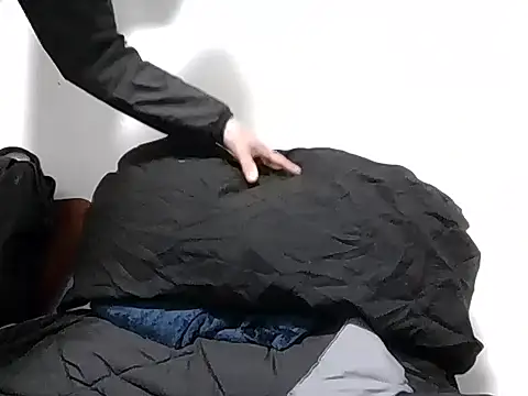 PerroDemonioHot online show from February 12, 9:10 pm