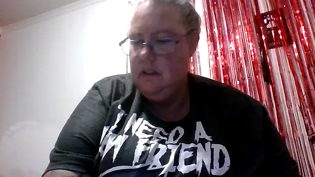 Snapshot of k1w1bbw chatting on February 13, 8:27 am k1w1bbw online show from February 13, 8:27 am