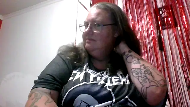 Snapshot of k1w1bbw chatting on February 14, 3:43 am k1w1bbw online show from February 14, 3:43 am