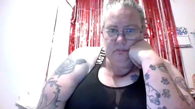 Snapshot of k1w1bbw chatting on February 15, 7:27 am k1w1bbw online show from February 15, 7:27 am