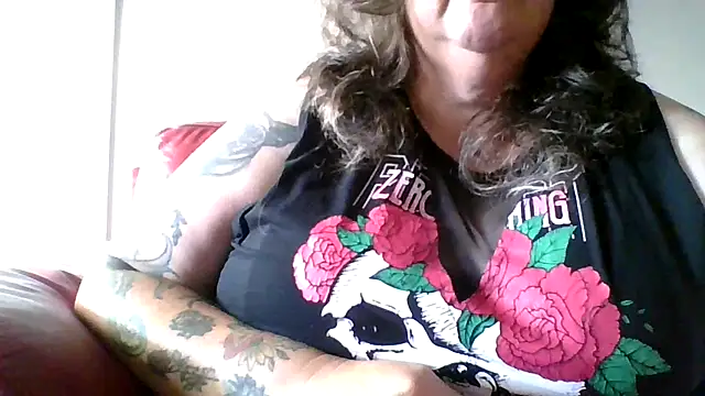 Snapshot of k1w1bbw chatting on February 16, 6:32 am k1w1bbw online show from February 16, 6:32 am