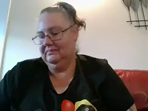 Snapshot of k1w1bbw chatting on February 25, 6:36 am k1w1bbw online show from February 25, 6:36 am