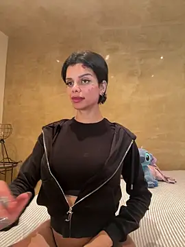 Snapshot of Rosariolovex chatting on February 7, 7:06 pm Rosariolovex online show from February 7, 7:06 pm