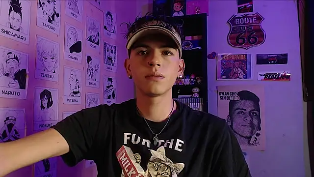 Snapshot of Mickey_Magic chatting on January 23, 6:17 am Mickey Magic online show from January 23, 6:17 am