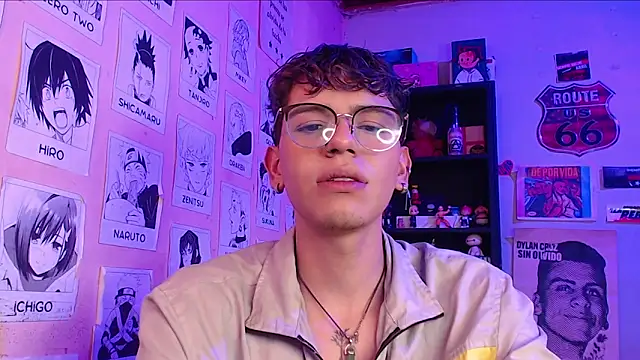 Snapshot of Mickey_Magic chatting on February 7, 6:24 pm Mickey Magic online show from February 7, 6:24 pm