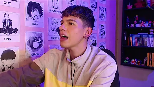 Snapshot of Mickey_Magic chatting on February 7, 9:26 pm Mickey Magic online show from February 7, 9:26 pm