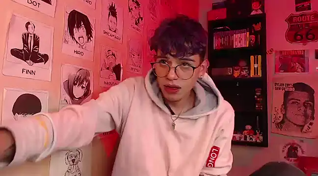 Snapshot of Mickey_Magic chatting on February 8, 3:41 am Mickey Magic online show from February 8, 3:41 am