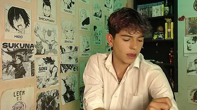 Snapshot of Mickey_Magic chatting on March 4, 6:26 am Mickey Magic online show from March 4, 6:26 am