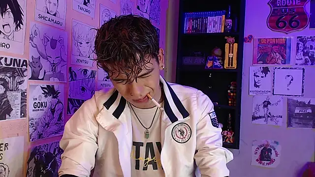 Snapshot of Mickey_Magic chatting on March 6, 4:41 am Mickey Magic online show from March 6, 4:41 am