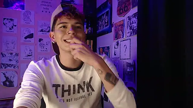 Snapshot of Mickey_Magic chatting on March 18, 11:09 pm Mickey Magic online show from March 18, 11:09 pm