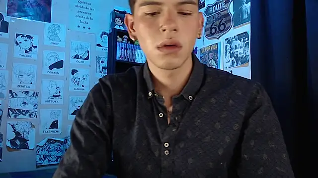 Snapshot of Mickey_Magic chatting on March 22, 4:45 am Mickey Magic online show from March 22, 4:45 am