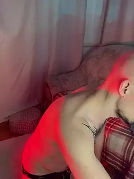 AssHunter4k online show from March 12, 6:00 pm