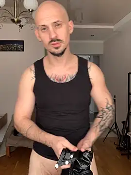 AssHunter4k online show from October 31, 9:10 am