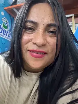 Snapshot of Miia_Jazmin chatting on February 5, 12:20 am Miia Jazmin online show from February 5, 12:20 am