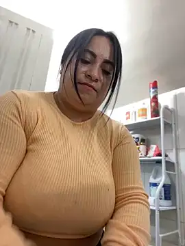 Snapshot of Miia_Jazmin chatting on February 8, 3:21 pm Miia Jazmin online show from February 8, 3:21 pm