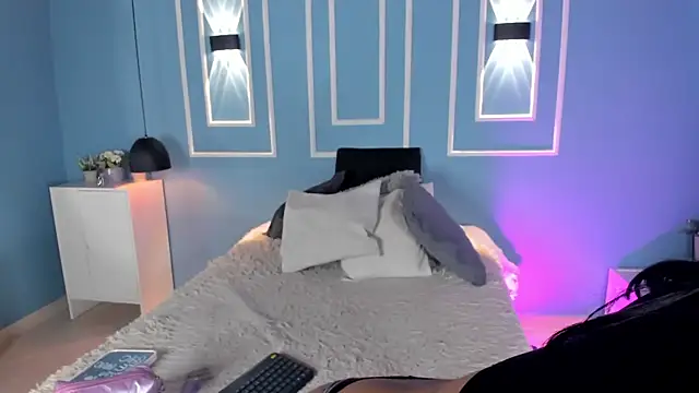 Snapshot of isabella_zc chatting on July 3, 12:11 pm isabella zc online show from July 3, 12:11 pm
