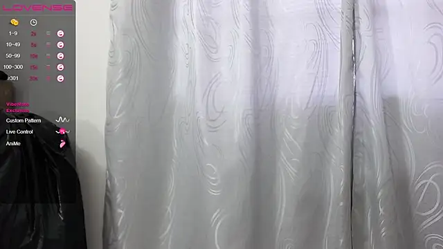 Snapshot of Solera_Red chatting on February 24, 10:25 pm Solera Red online show from February 24, 10:25 pm