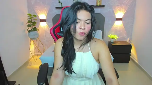 Snapshot of adarna13_ chatting on February 18, 2:16 am adarna13 online show from February 18, 2:16 am