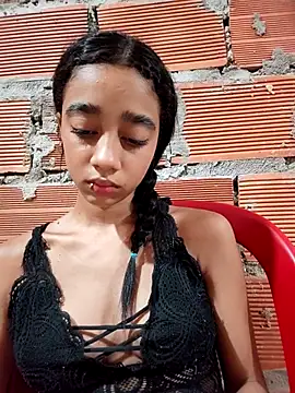 Snapshot of Zoe_Sweett18 chatting on November 7, 12:27 pm Zoe Sweett18 online show from November 7, 12:27 pm