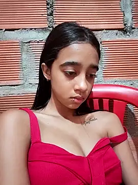 Snapshot of Zoe_Sweett18 chatting on November 22, 12:37 pm Zoe Sweett18 online show from November 22, 12:37 pm