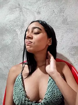 Snapshot of Zoe_Sweett18 chatting on December 3, 6:28 pm Zoe Sweett18 online show from December 3, 6:28 pm