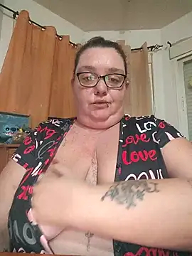 diosacurvy1984 online show from January 9, 8:39 am