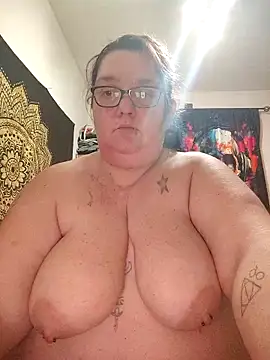 diosacurvy1984 online show from March 17, 5:27 pm