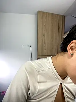 Sofia18 pinkk online show from November 8, 9:46 pm