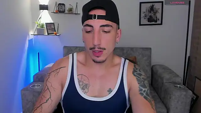 dylanspencer28 online show from October 20, 11:27 pm