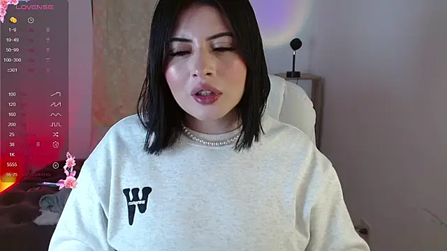 Snapshot of isabella1616 chatting on February 8, 4:03 am isabella1616 online show from February 8, 4:03 am