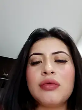 Snapshot of isabella1616 chatting on February 15, 8:44 am isabella1616 online show from February 15, 8:44 am